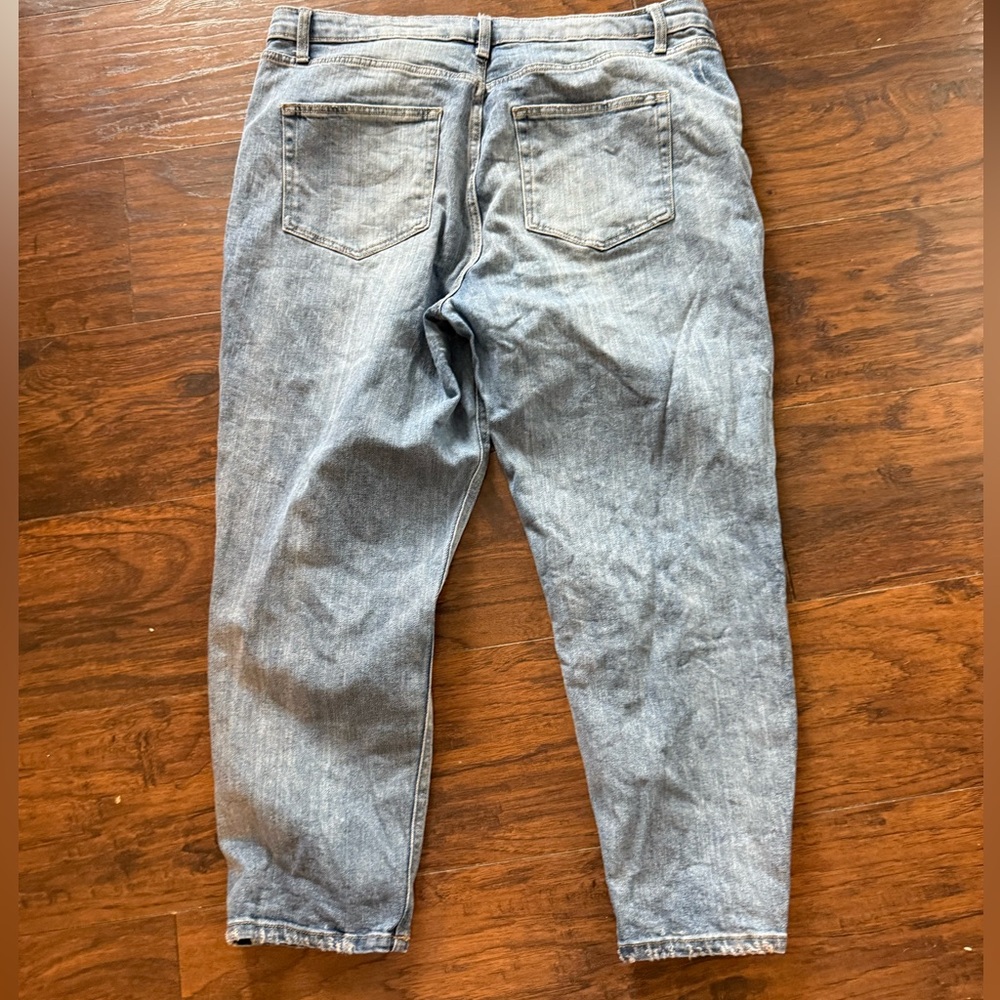 Distressed jeans - Picture 4 of 4